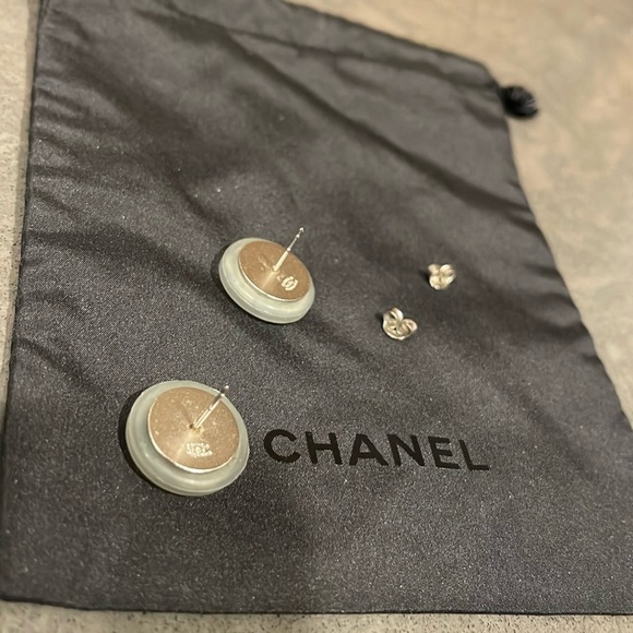 Chanel CC Pierced Earrings White/Silver - Picture 8 of 8
